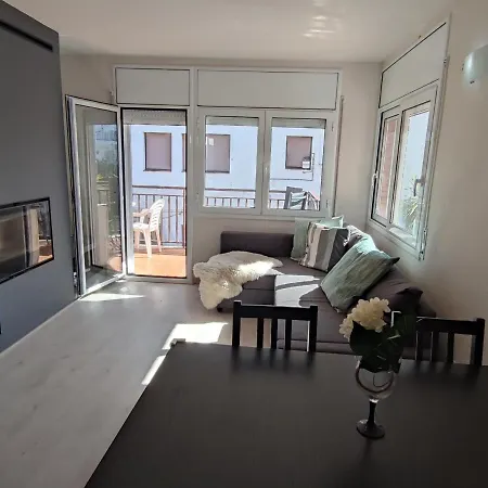 Acogedor Cerca Del Centro Y Playa En Platja D'aro, Con Balcon Y Cocina Equipada - Es-209-44 דירה פלטחה ד'ארו